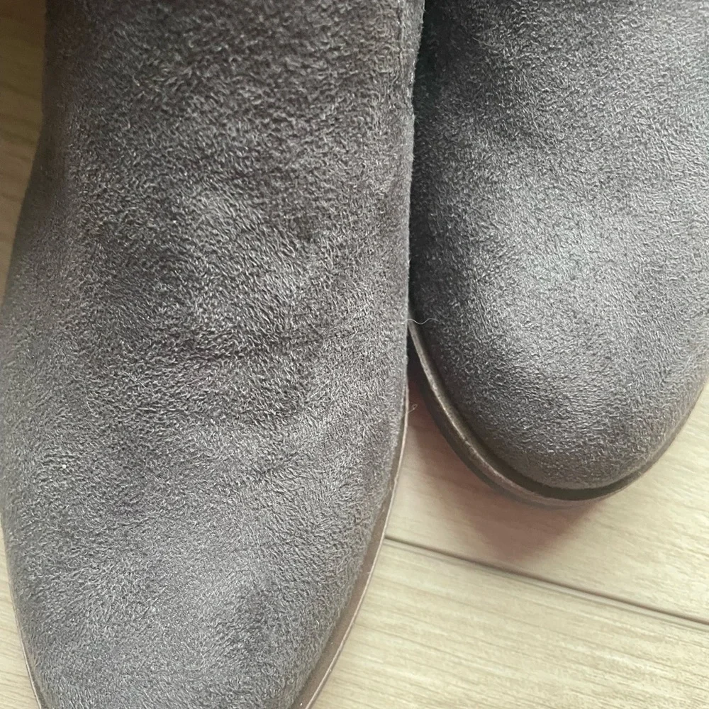 Vince Camuto over the knee boots grey 7.5 suede vintage Y2K